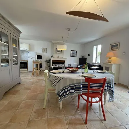 Charmante Maison A Saint-martin-de-re, 2 Chambres, Jardin, Proche Port Et Plage, Parking Privatif - Fr-1-246c-26 * Saint-Martin-de-Ré