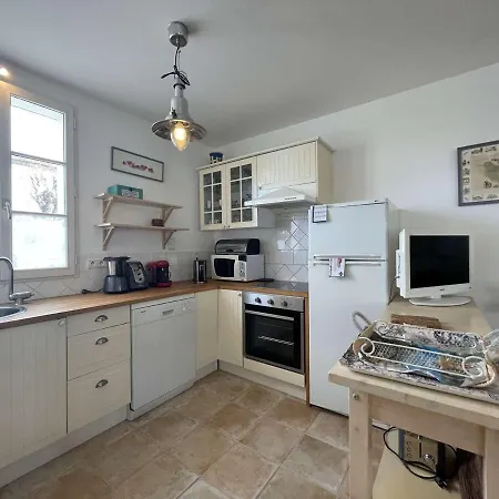 Dom wakacyjny Charmante Maison A Saint-martin-de-re, 2 Chambres, Jardin, Proche Port Et Plage, Parking Privatif - Fr-1-246c-26